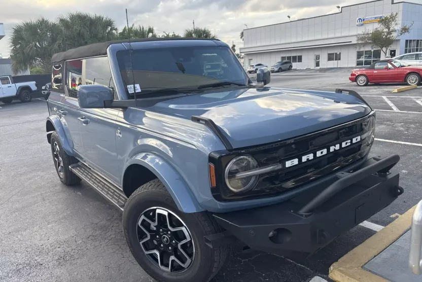 2024 Ford Bronco Outer Banks photo 1