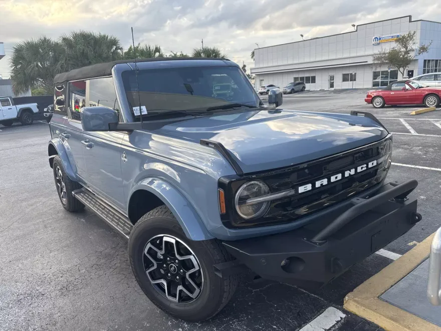 2024 Ford Bronco Outer Banks photo 1