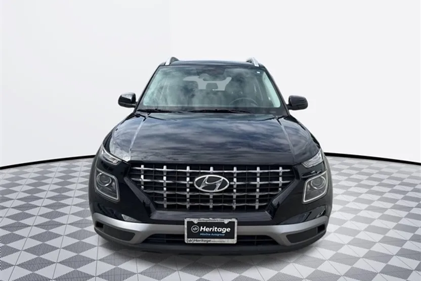 2023 Hyundai Venue SEL photo 1