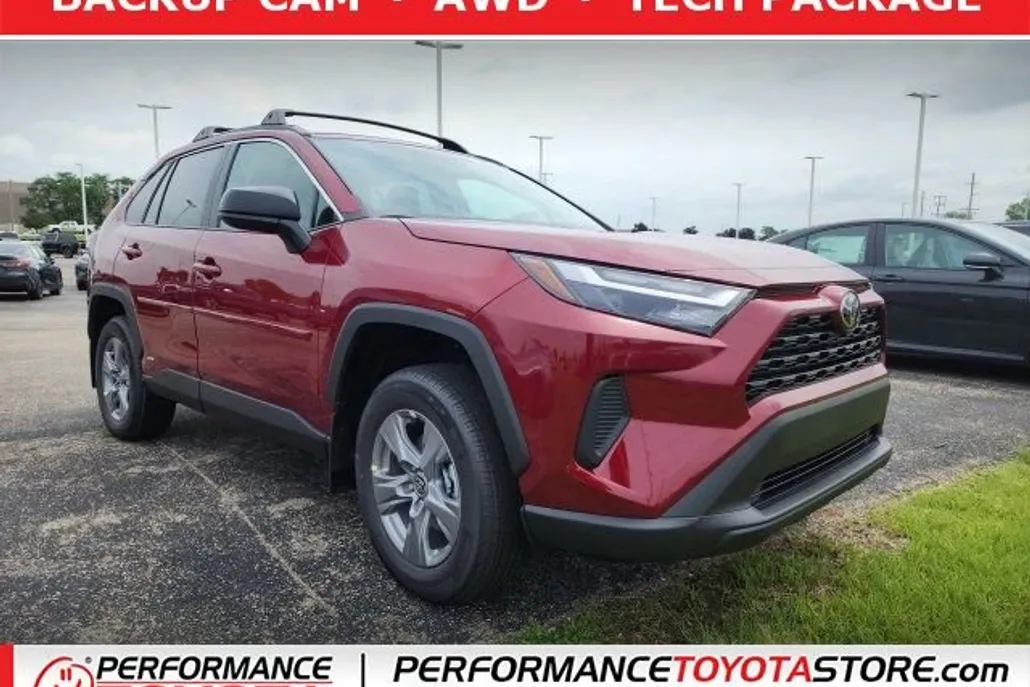 2025 Toyota RAV4 LE photo 1