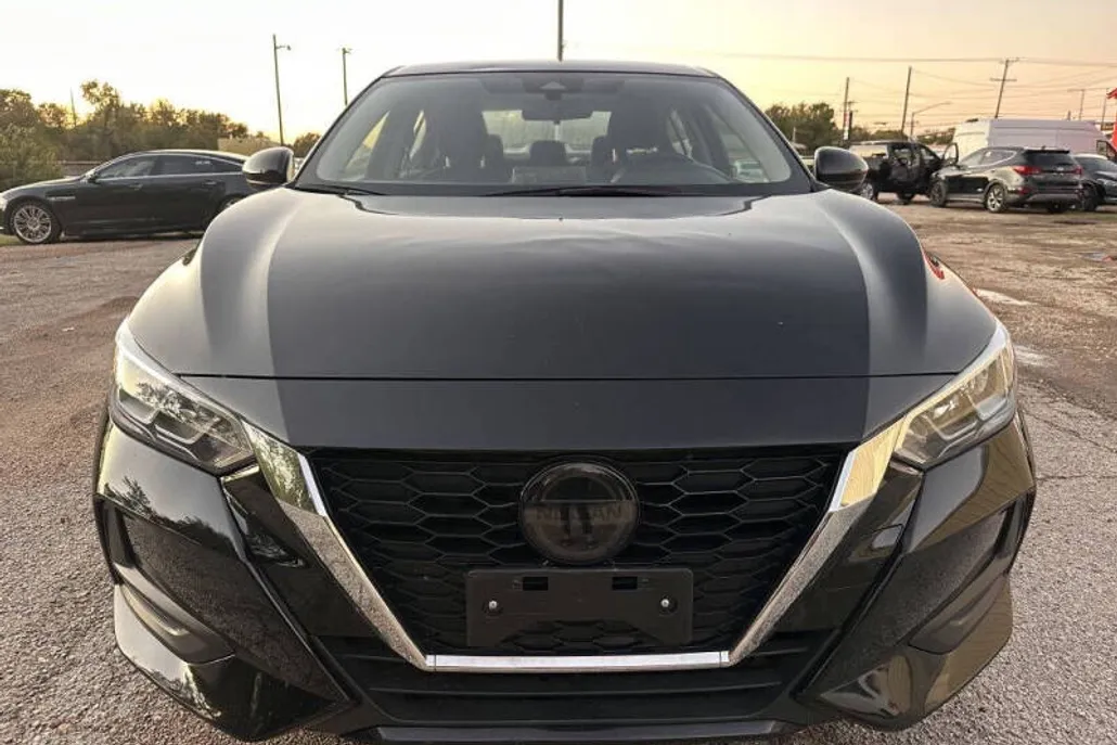 2022 Nissan Sentra SV photo 1