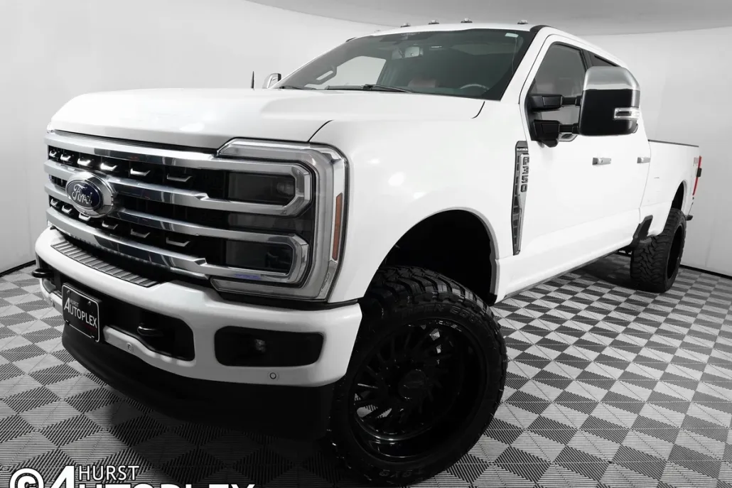 2024 Ford F-350 Platinum photo 1