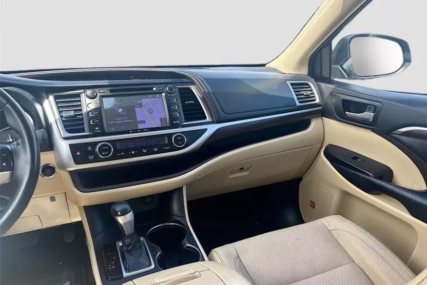 2016 Toyota Highlander Limited photo 1