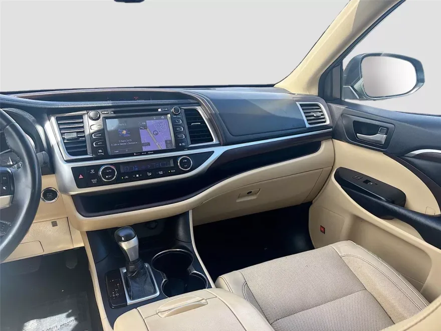 2016 Toyota Highlander Limited photo 1