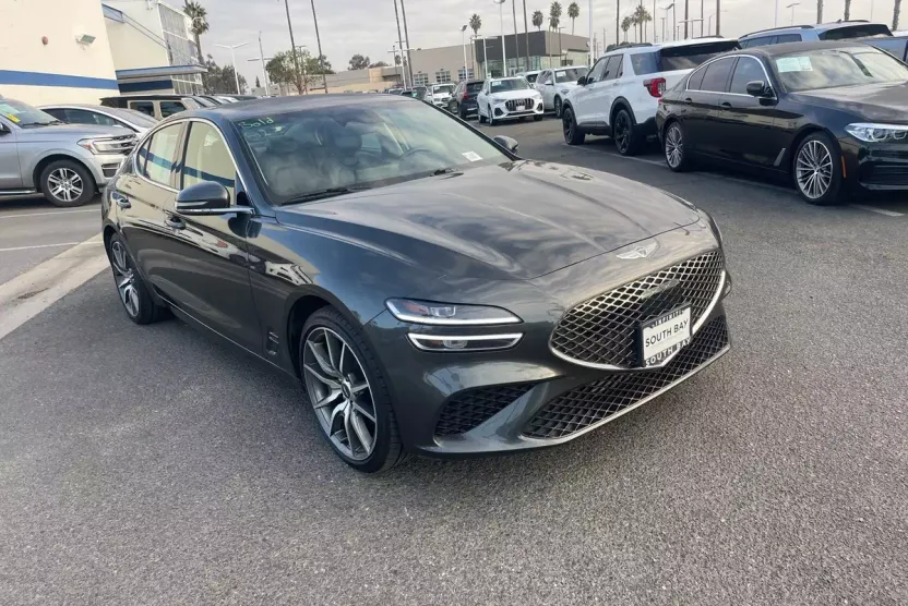 2023 Genesis G70 2.0T photo 1