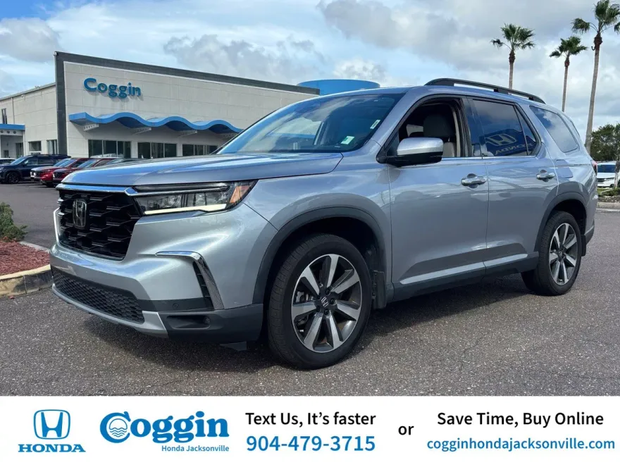 2023 Honda Pilot Touring photo 1
