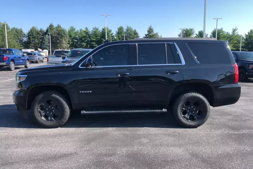 2019 Chevrolet Tahoe LS photo 1