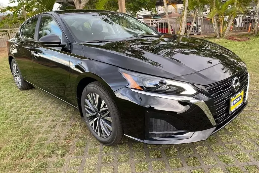 2025 Nissan Altima 2.5 SV photo 1