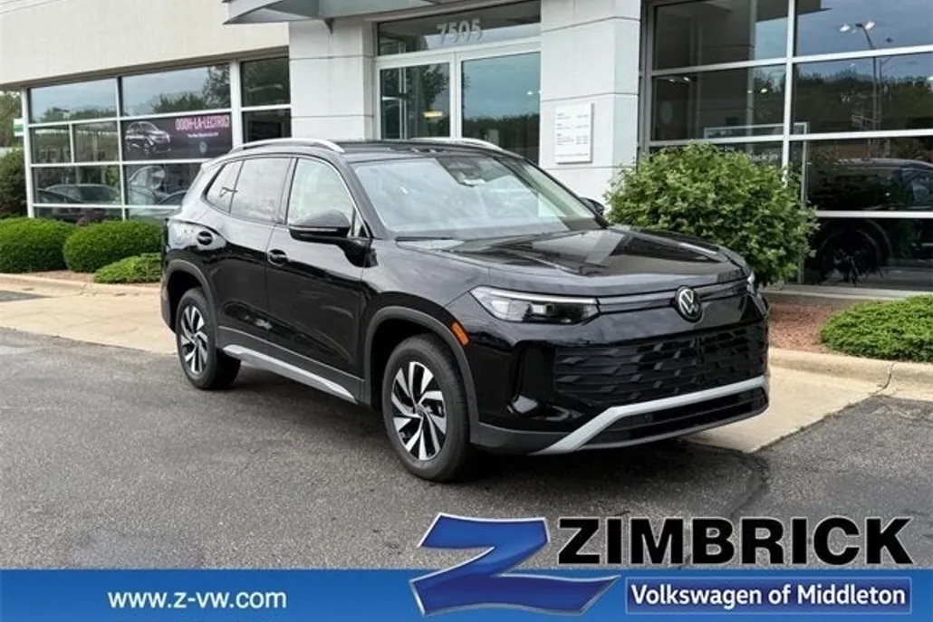 2025 Volkswagen Tiguan S photo 1