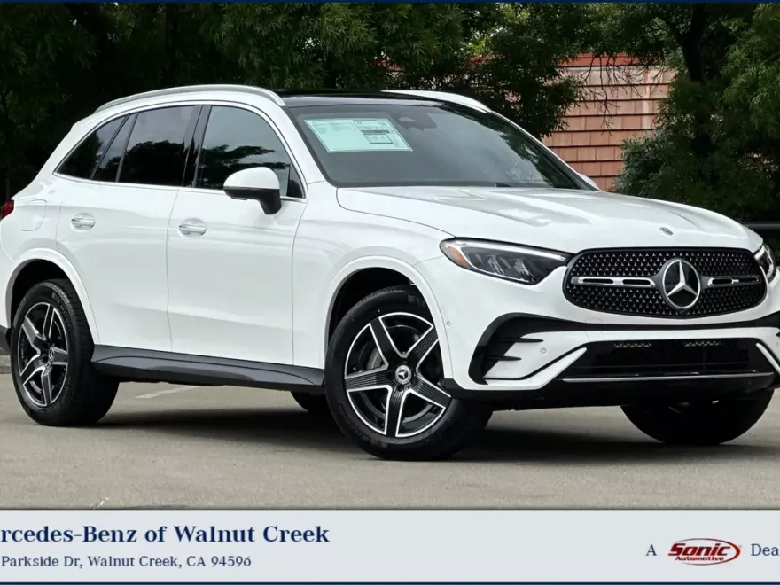 2025 Mercedes Benz GLC 300 photo 1