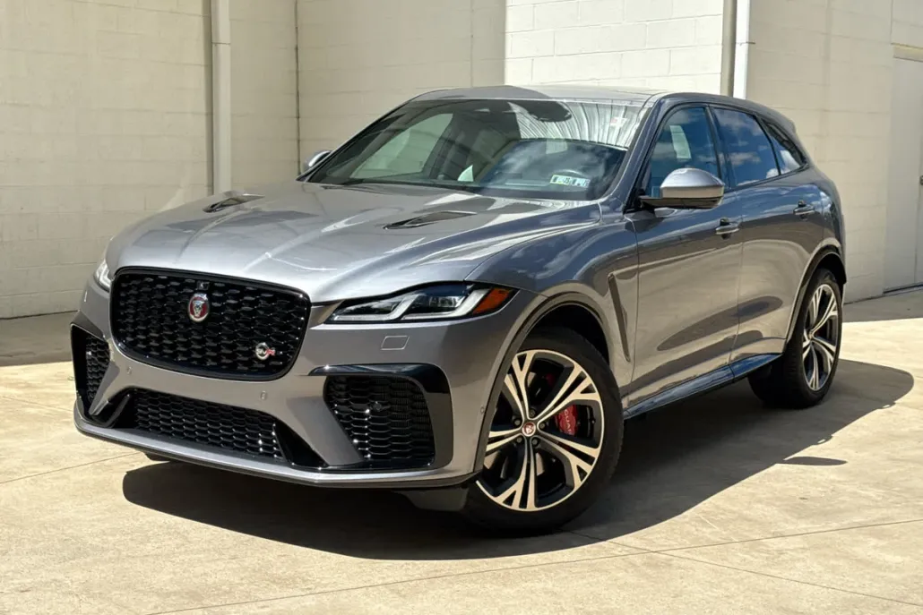 2022 Jaguar F-PACE SVR photo 1