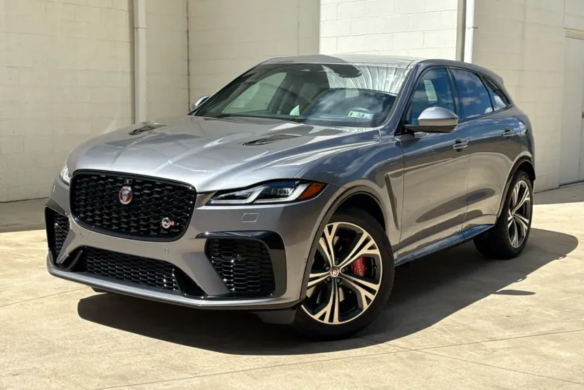 2022 Jaguar F-PACE SVR photo 1