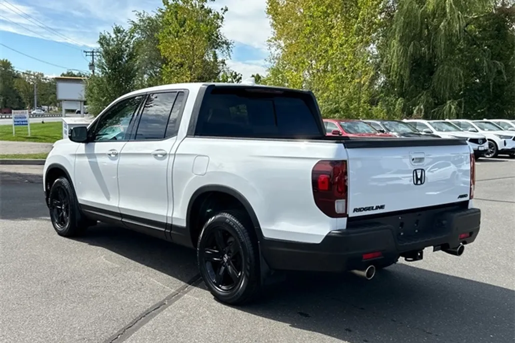 2022 Honda Ridgeline Black Edition photo 1