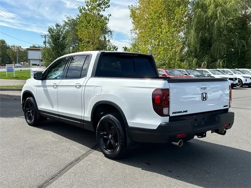 2022 Honda Ridgeline Black Edition photo 1