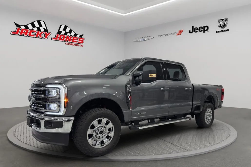 2025 Ford F-250 Lariat photo 1