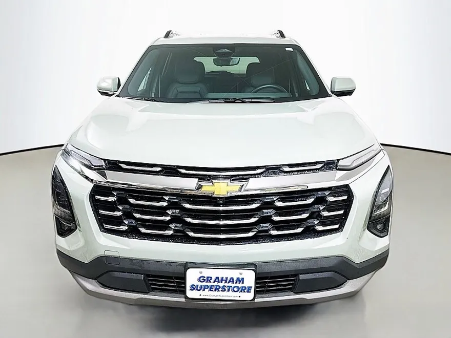 2025 Chevrolet Equinox LT photo 1