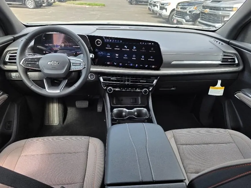 2025 Chevrolet Traverse photo 1