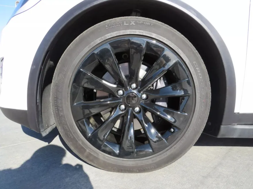 2017 Tesla Model X 100D photo 44