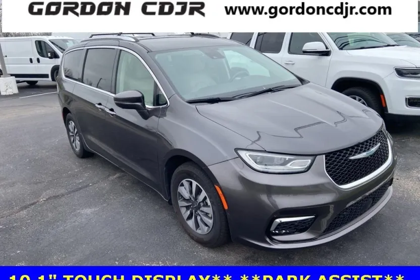 2021 Chrysler Pacifica Hybrid Touring L photo 1