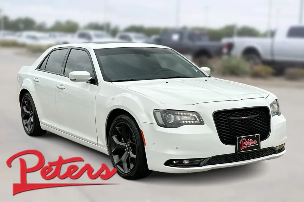 2023 Chrysler 300 photo 1