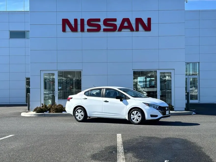 2025 Nissan Versa S photo 1