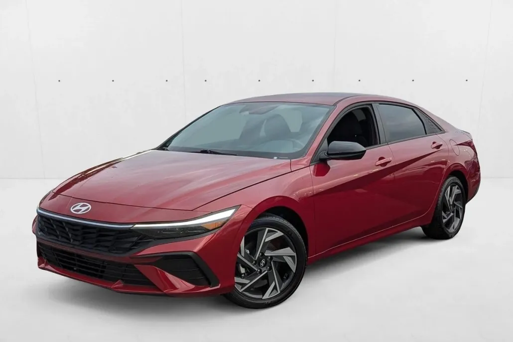 2025 Hyundai Elantra SEL Sport photo 1