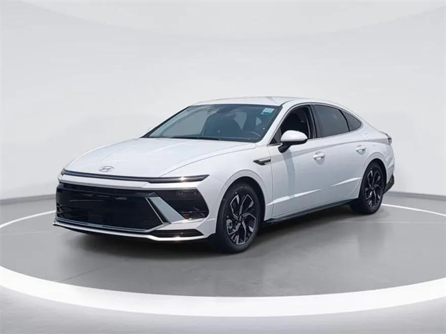 2025 Hyundai Sonata SEL photo 1