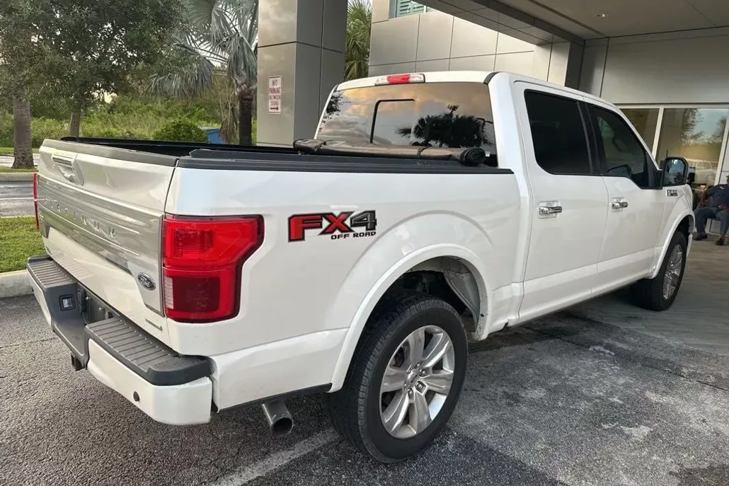 2018 Ford F-150 Platinum photo 1