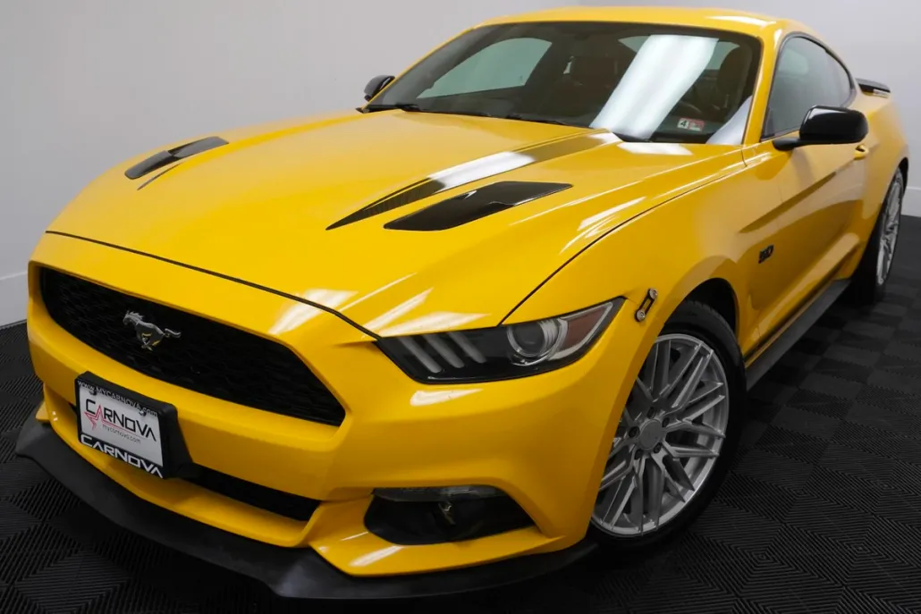 2016 Ford Mustang GT Premium photo 1