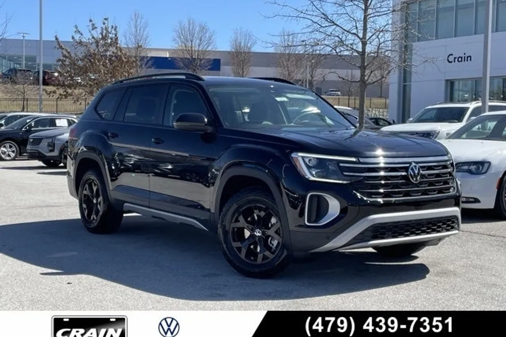 2025 Volkswagen Atlas Peak Edition SE photo 1