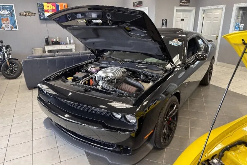 2023 Dodge Challenger SRT8 Hellcat photo 1
