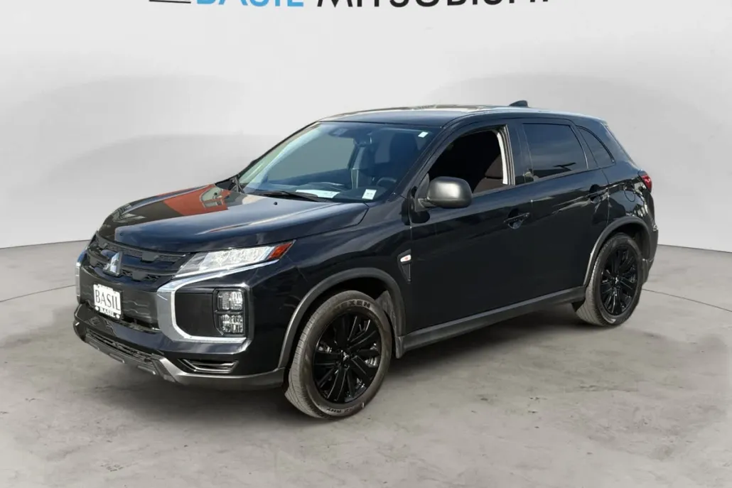 2024 Mitsubishi Outlander Sport LE photo 1