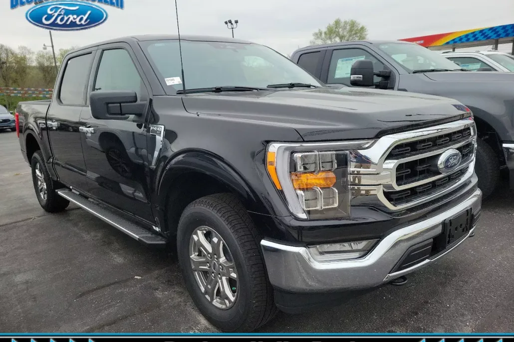 2023 Ford F-150 XLT photo 1