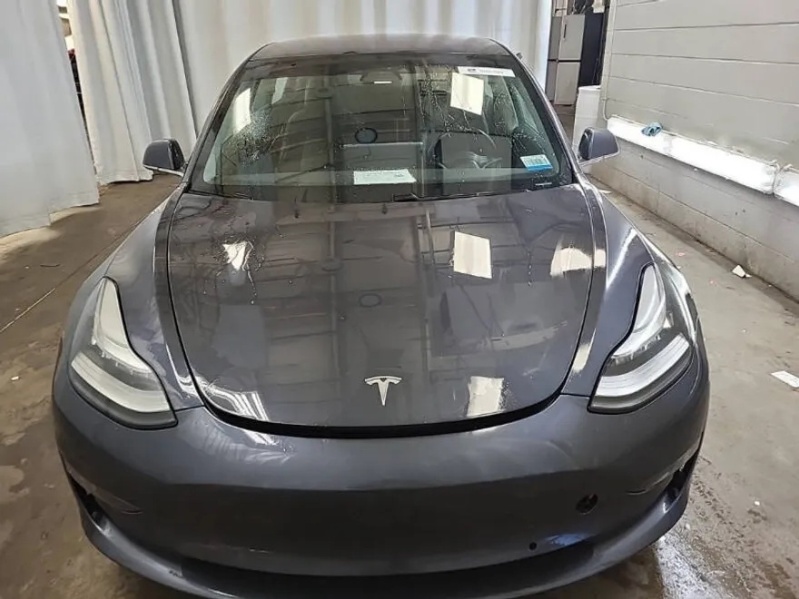 2018 Tesla Model 3 Long Range photo 1