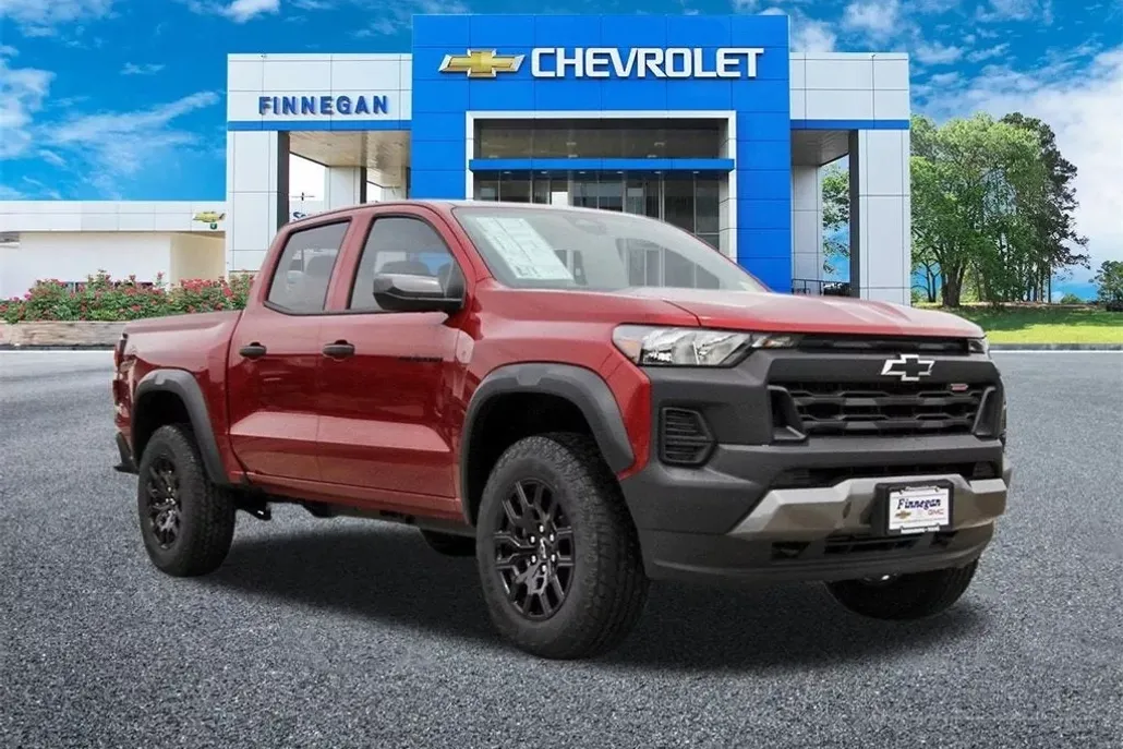 2025 Chevrolet Colorado Trail Boss photo 1
