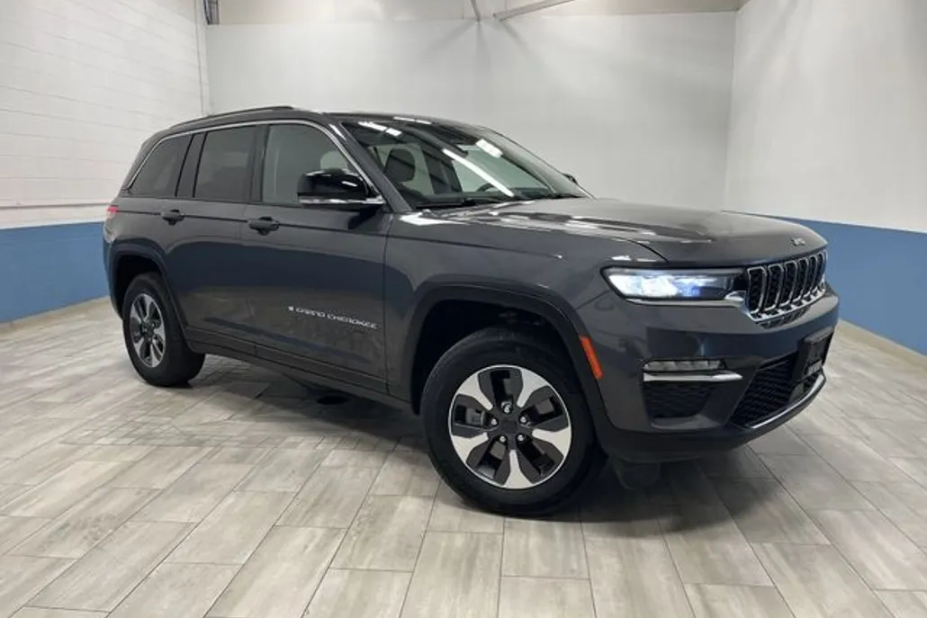 2022 Jeep Cherokee Limited 4xe photo 1