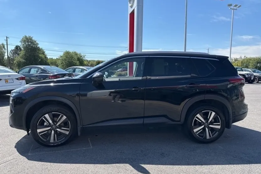 2024 Nissan Rogue SL photo 1