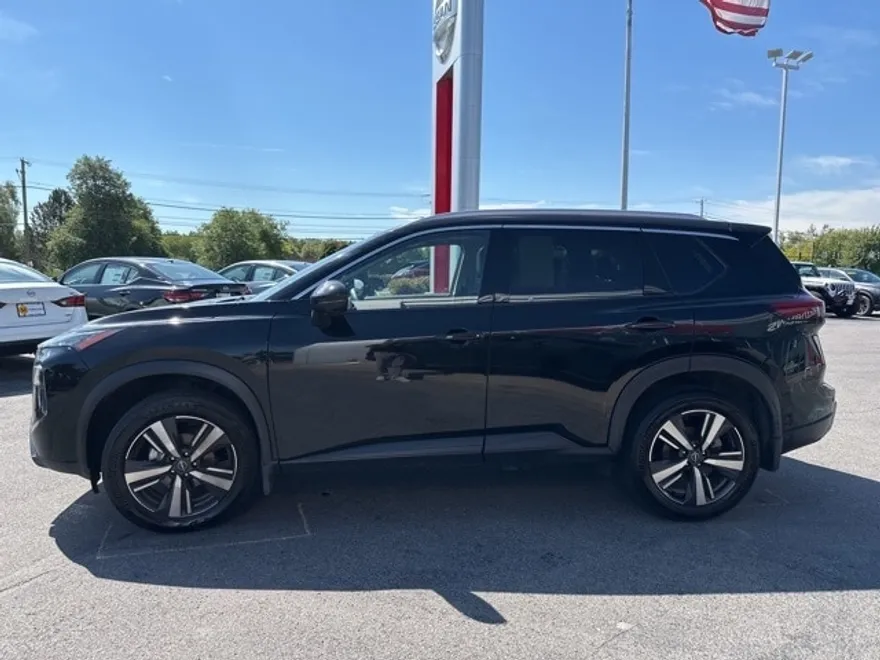 2024 Nissan Rogue SL photo 1