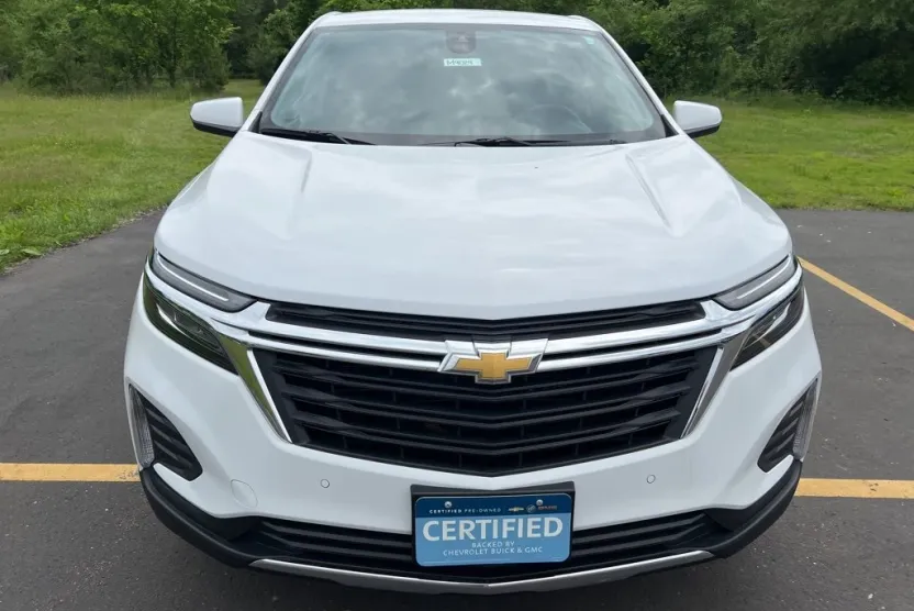 2024 Chevrolet Equinox LT photo 1