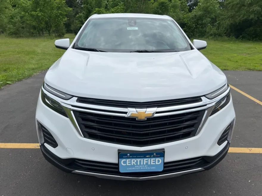 2024 Chevrolet Equinox LT photo 1