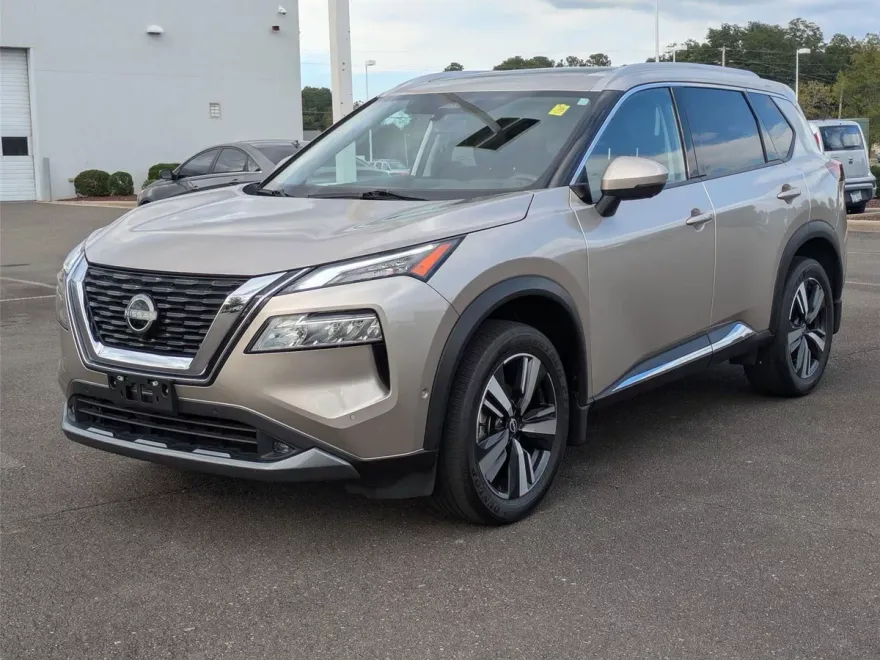 2022 Nissan Rogue SL photo 1