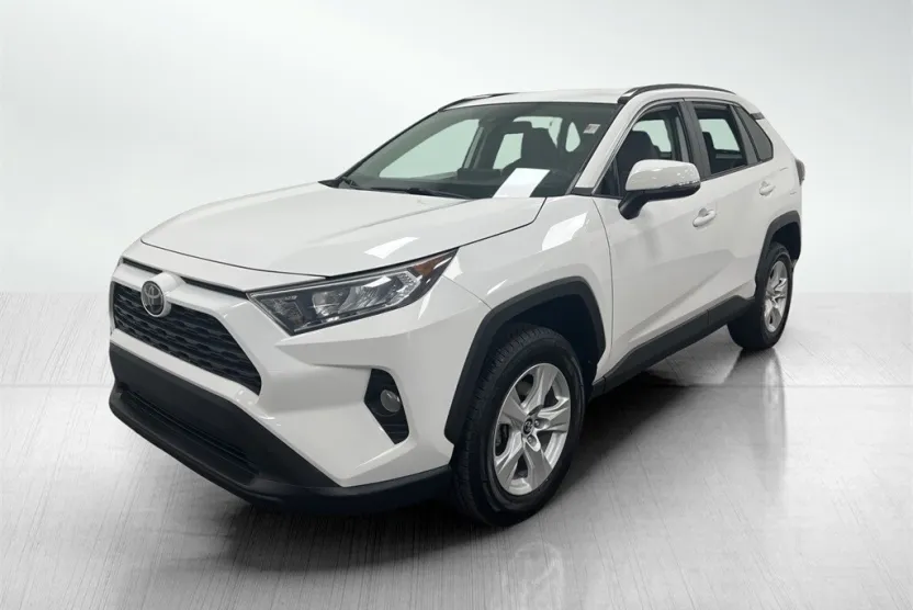 2020 Toyota RAV4 XLE photo 1