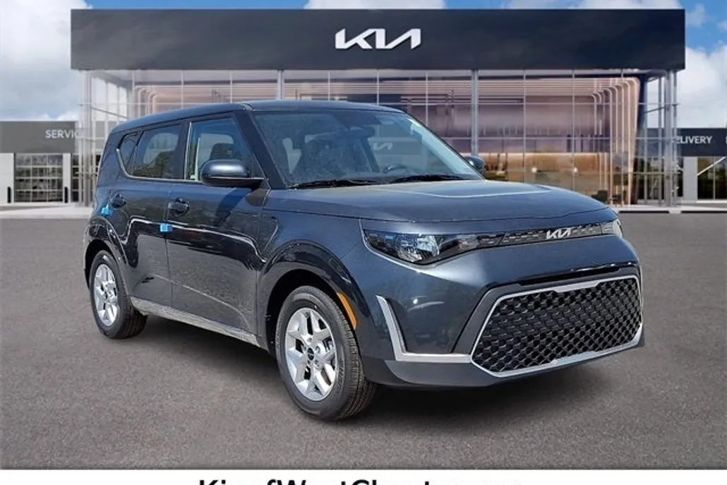 2025 Kia Soul LX photo 1