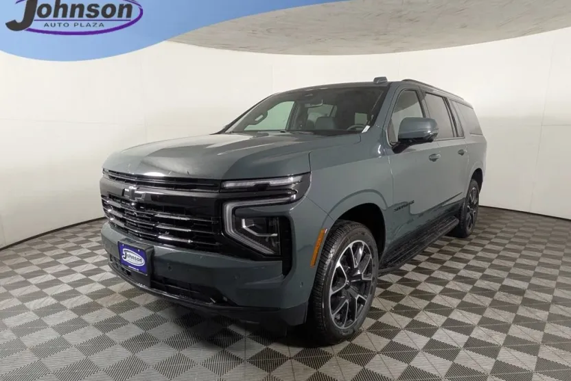 2025 Chevrolet Suburban RST photo 1