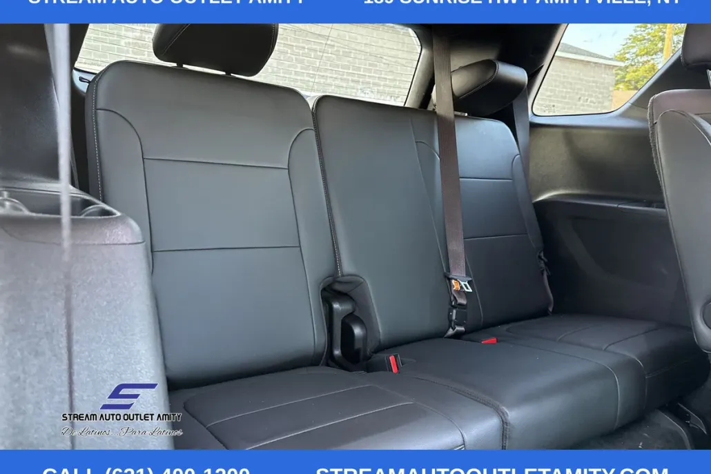2023 Chevrolet Traverse Leather photo 1