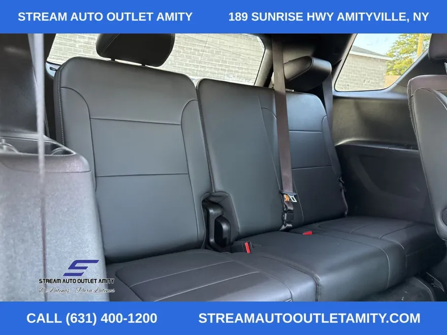 2023 Chevrolet Traverse Leather photo 1