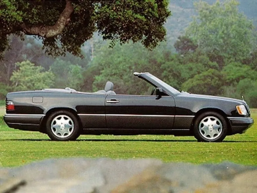 1995 Mercedes Benz E photo 1