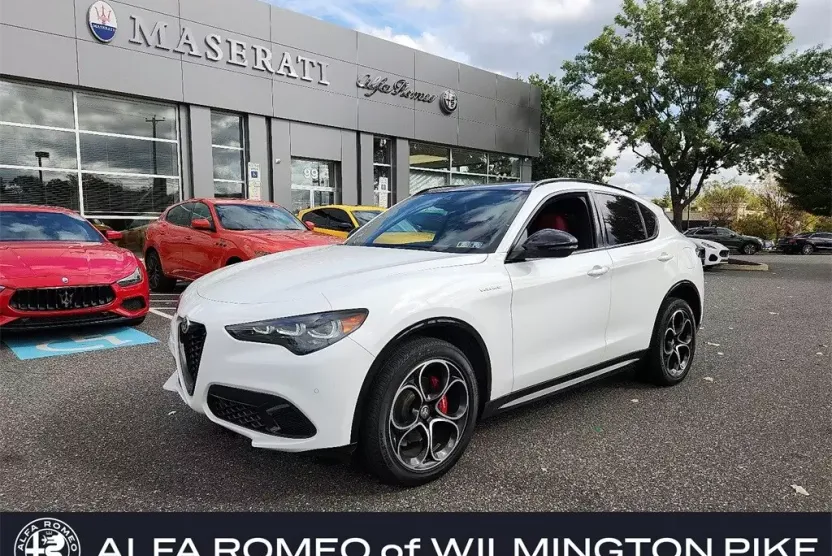 2024 Alfa Romeo Stelvio Ti photo 1