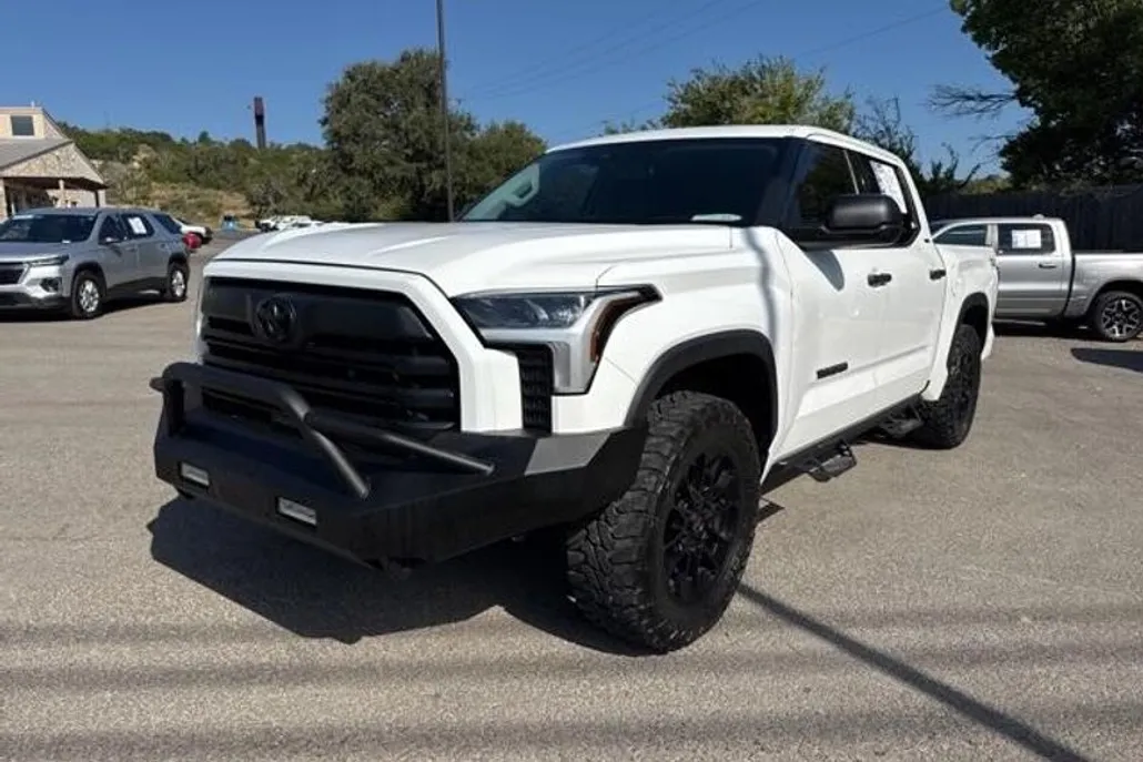 2022 Toyota Tundra SR5 photo 1