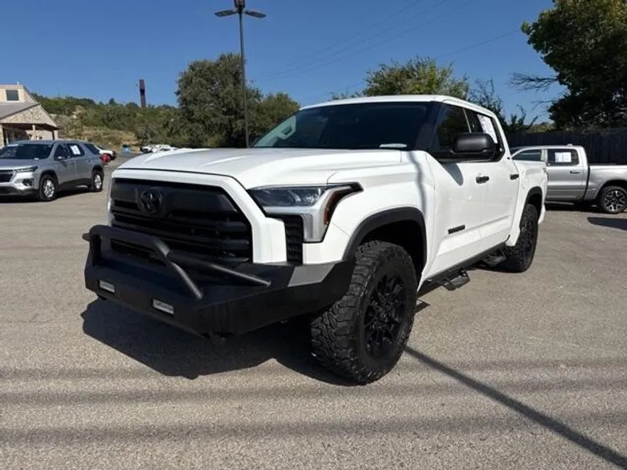 2022 Toyota Tundra SR5 photo 1